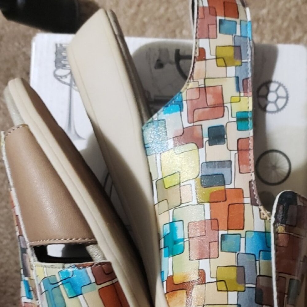 Cloud Open-Toed Shoes - NIB - Picture 6 of 13